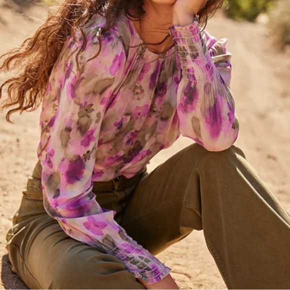 Bella Dahl Tops - Bella Dahl Smocked Sleeve Blouse